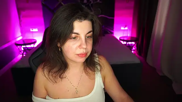 Snapshot of MirandaWong chatting on November 2025 06:44:01 AM MirandaWong online show from November 2025 06:44:01 AM