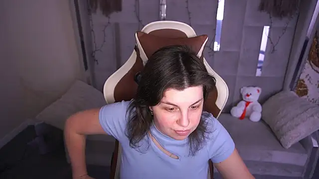 Snapshot of MirandaWong chatting on February 2026 06:40:02 AM MirandaWong online show from February 2026 06:40:02 AM