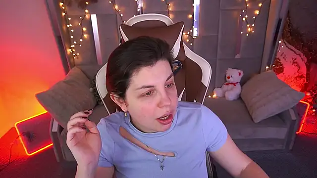 Snapshot of MirandaWong chatting on February 2026 06:50:02 AM MirandaWong online show from February 2026 06:50:02 AM