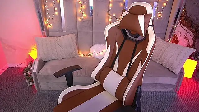 Snapshot of MirandaWong chatting on February 2026 06:51:01 AM MirandaWong online show from February 2026 06:51:01 AM