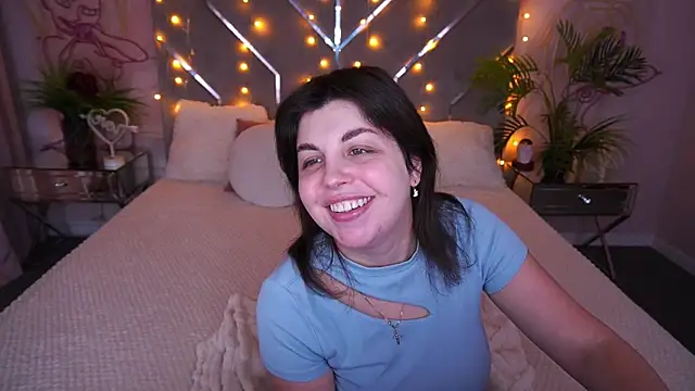 Snapshot of MirandaWong chatting on February 2026 06:11:02 AM MirandaWong online show from February 2026 06:11:02 AM