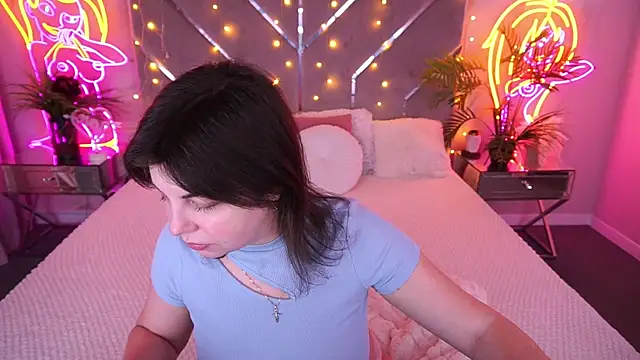 Snapshot of MirandaWong chatting on February 2026 05:28:02 AM MirandaWong online show from February 2026 05:28:02 AM