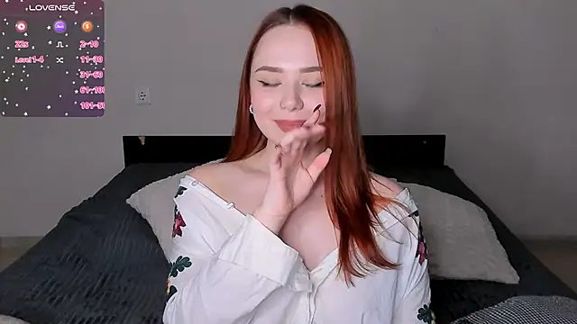 LittleKiitten online show from December 2024 02:41:02 PM