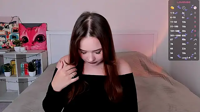 LittleKiitten online show from September 2025 12:32:01 PM