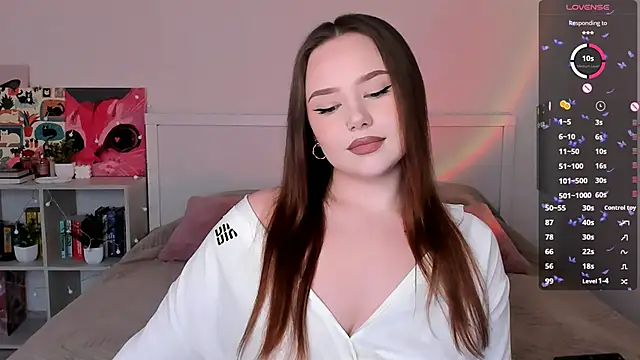 LittleKiitten online show from April 2026 02:47:02 PM