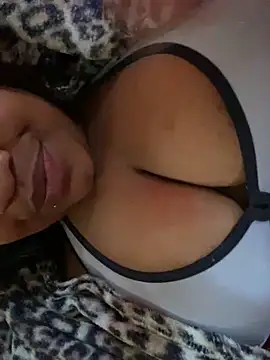 Snapshot of vic_pretynhaa chatting on February 2025 01:18:02 PM vic pretynhaa online show from February 2025 01:18:02 PM