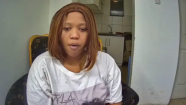 Snapshot of GoldenPussyXOXO chatting on June 2026 05:52:01 PM GoldenPussyXOXO online show from June 2026 05:52:01 PM