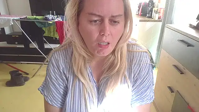 Meliss Official9 online show from March 2025 12:35:02 PM