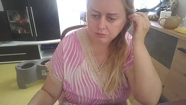 Meliss Official9 online show from September 2025 02:06:01 PM