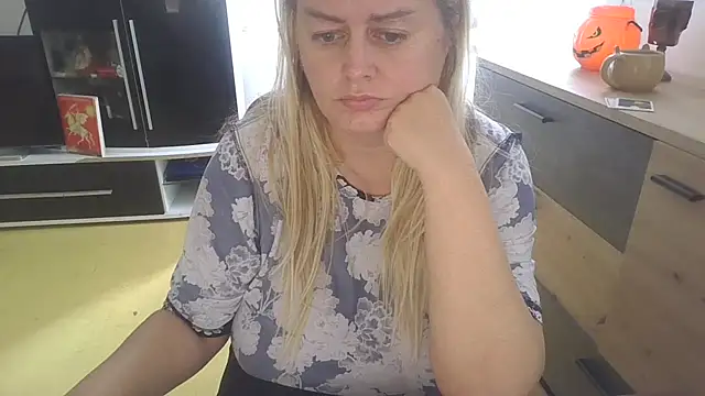 Meliss Official9 online show from September 2025 08:30:01 AM