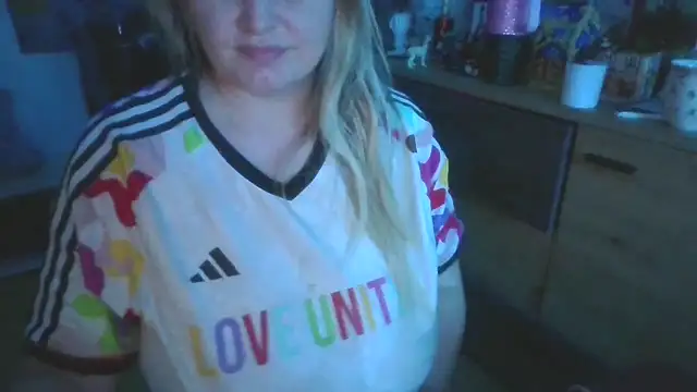 Snapshot of Meliss_Official9 chatting on January 2026 10:47:01 PM Meliss Official9 online show from January 2026 10:47:01 PM