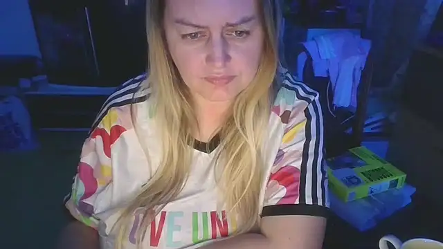 Snapshot of Meliss_Official9 chatting on April 2026 07:01:02 PM Meliss Official9 online show from April 2026 07:01:02 PM