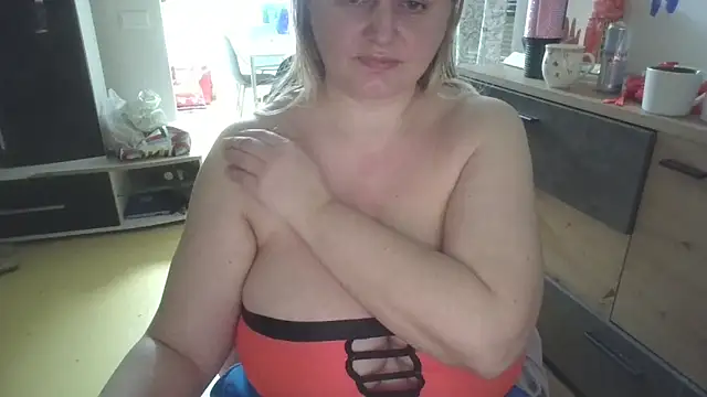Snapshot of Meliss_Official9 chatting on April 2026 08:58:02 PM Meliss Official9 online show from April 2026 08:58:02 PM