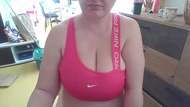 Snapshot of Meliss_Official9 chatting on April 2026 12:29:02 PM Meliss Official9 online show from April 2026 12:29:02 PM