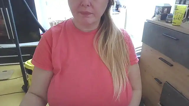 Snapshot of Meliss_Official9 chatting on May 2026 10:20:02 AM Meliss Official9 online show from May 2026 10:20:02 AM