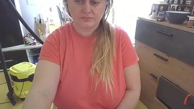 Snapshot of Meliss_Official9 chatting on May 2026 07:35:01 AM Meliss Official9 online show from May 2026 07:35:01 AM