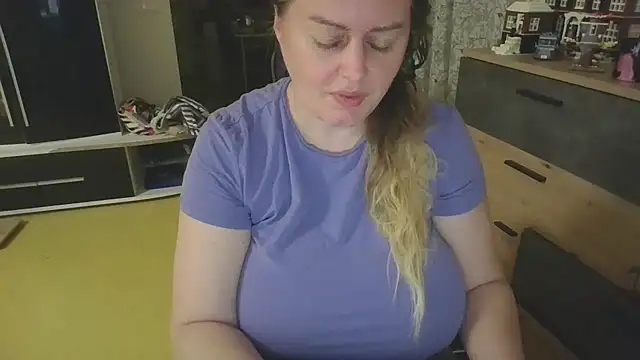 Snapshot of Meliss_Official9 chatting on May 2026 07:08:01 PM Meliss Official9 online show from May 2026 07:08:01 PM
