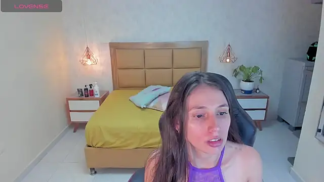 MAGNOLEROY online show from February 2025 07:38:02 PM