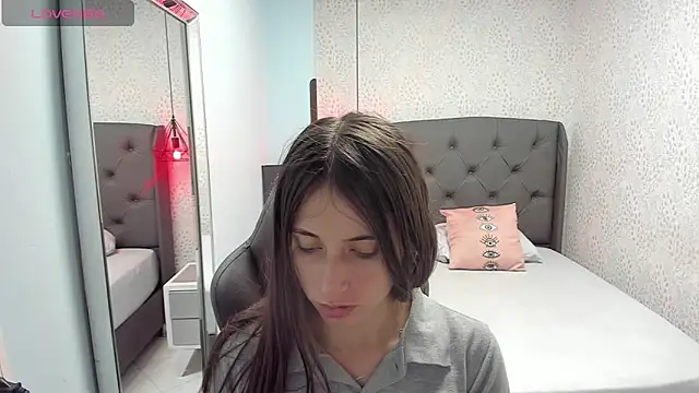 MAGNOLEROY online show from October 2025 12:35:02 PM