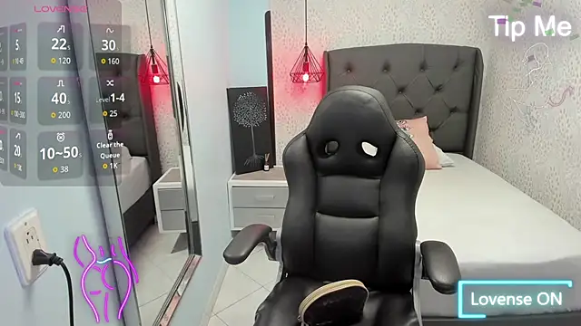 MAGNOLEROY online show from October 2025 12:58:01 PM