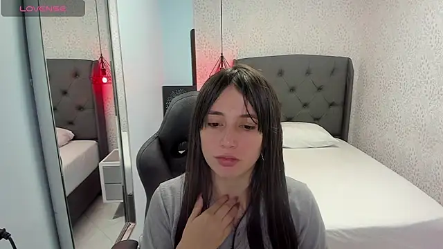 MAGNOLEROY online show from November 2025 12:27:02 PM