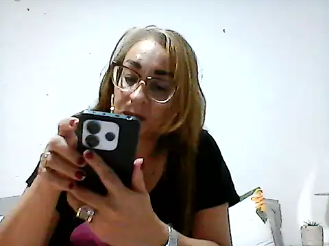Snapshot of karlabarrera chatting on September 2025 09:59:02 PM karlabarrera online show from September 2025 09:59:02 PM