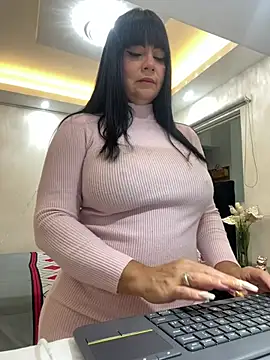 Snapshot of Hot_beauty__ chatting on June 2026 12:49:01 AM Hot beauty online show from June 2026 12:49:01 AM