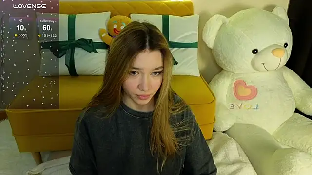 Snapshot of LuxuryGirl__ chatting on January 2025 06:03:02 AM LuxuryGirl online show from January 2025 06:03:02 AM