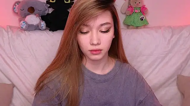 Snapshot of LuxuryGirl__ chatting on March 2025 08:00:01 AM LuxuryGirl online show from March 2025 08:00:01 AM