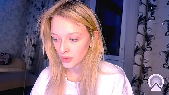 Evvie Summn1 online show from March 2025 07:23:01 PM