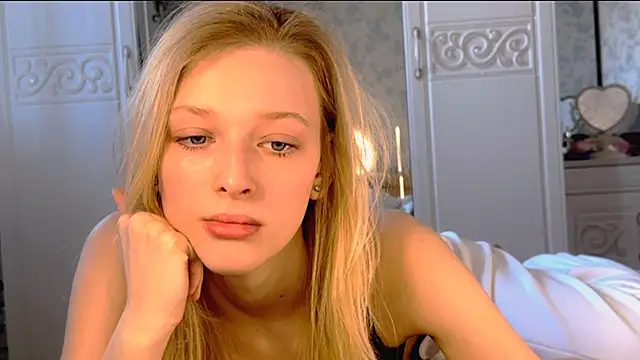 Evvie Summn1 online show from March 2025 03:32:02 AM