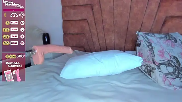 MAHIASMITH13 online show from February 2025 04:50:01 PM