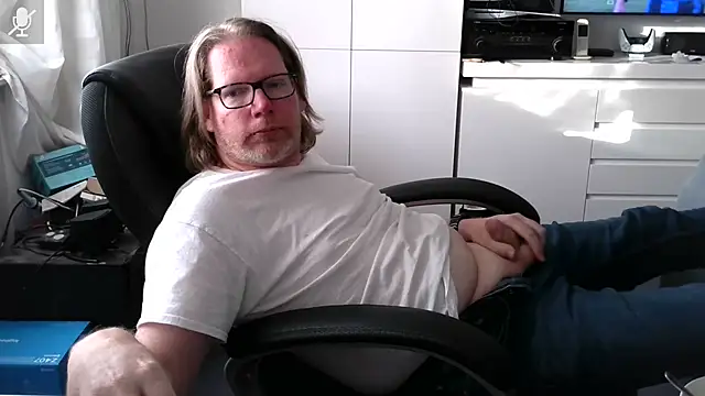 Snapshot of VSteph chatting on May 2026 05:40:02 PM VSteph online show from May 2026 05:40:02 PM