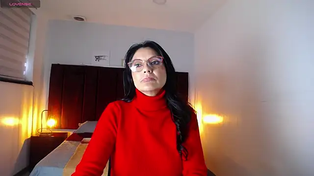 Snapshot of Zuzana21 chatting on December 2024 04:25:01 PM Zuzana21 online show from December 2024 04:25:01 PM