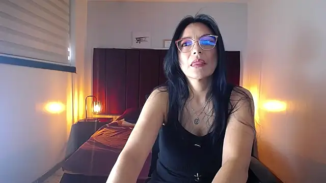 Snapshot of Zuzana21 chatting on January 2025 01:09:01 PM Zuzana21 online show from January 2025 01:09:01 PM