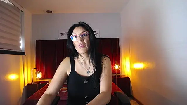 Snapshot of Zuzana21 chatting on January 2025 04:11:02 PM Zuzana21 online show from January 2025 04:11:02 PM