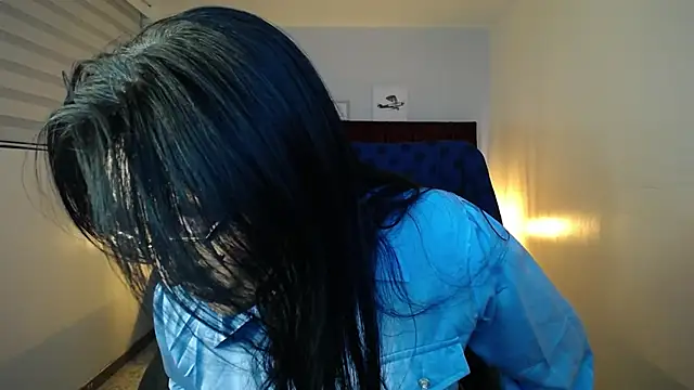 Snapshot of Zuzana21 chatting on February 2025 12:44:02 PM Zuzana21 online show from February 2025 12:44:02 PM