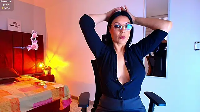 Snapshot of Zuzana21 chatting on September 2025 01:00:01 PM Zuzana21 online show from September 2025 01:00:01 PM