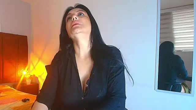 Snapshot of Zuzana21 chatting on September 2025 12:43:02 PM Zuzana21 online show from September 2025 12:43:02 PM