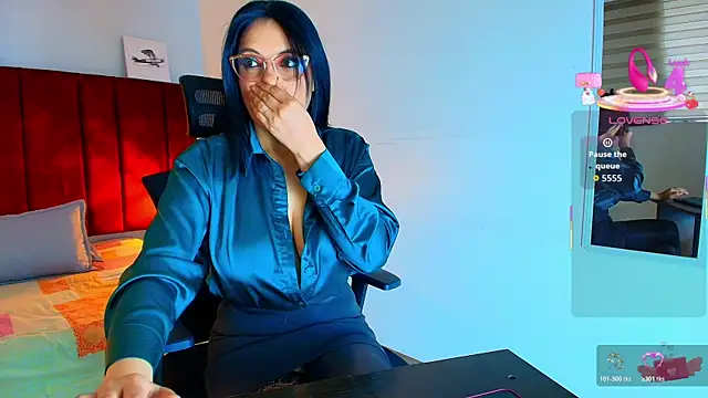 Snapshot of Zuzana21 chatting on October 2025 12:52:02 PM Zuzana21 online show from October 2025 12:52:02 PM