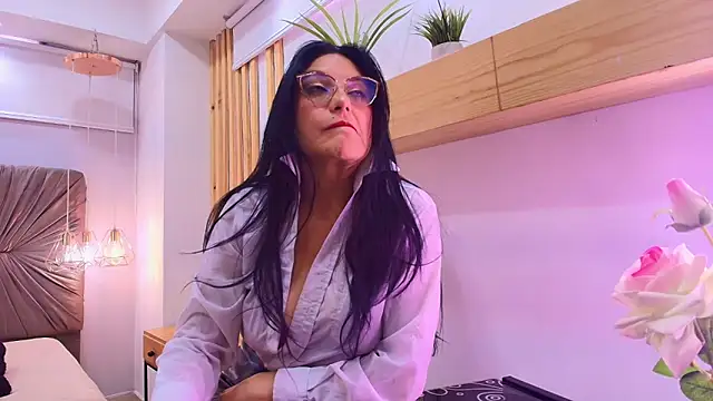 Zuzana21 online show from May 2026 12:59:01 PM