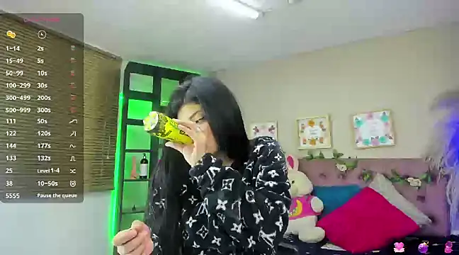 Lia Keen online show from January 2025 08:40:02 PM