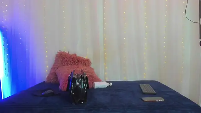 Snapshot of Itsme_Daniela chatting on December 2024 02:53:01 PM Itsme Daniela online show from December 2024 02:53:01 PM