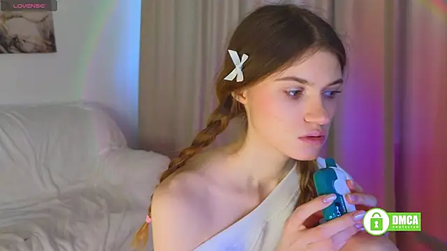 Hello Vivienne online show from March 2025 03:29:02 PM