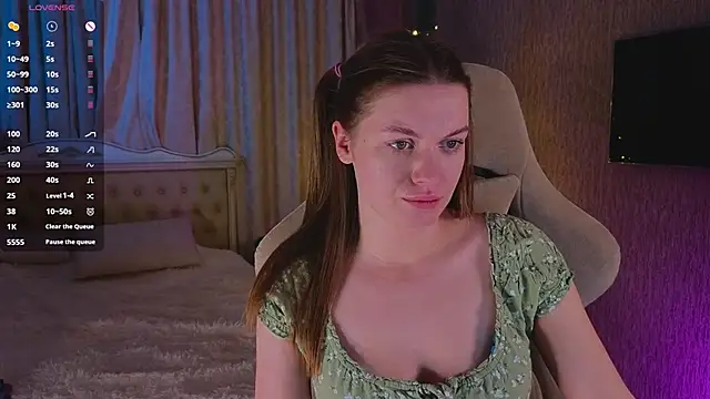 Lovella Lips online show from December 2024 01:45:02 PM