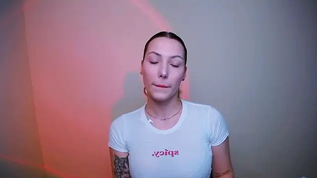 Snapshot of VanessaMay_ chatting on December 2024 09:33:02 PM VanessaMay online show from December 2024 09:33:02 PM