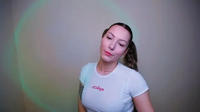 Snapshot of VanessaMay_ chatting on December 2024 07:57:01 AM VanessaMay online show from December 2024 07:57:01 AM