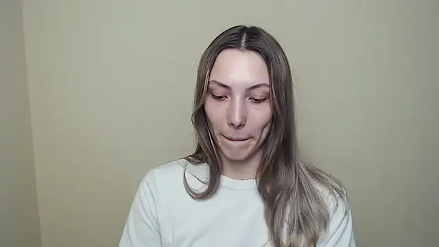 Snapshot of VanessaMay_ chatting on February 2026 04:45:02 PM VanessaMay online show from February 2026 04:45:02 PM