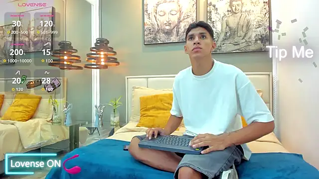 kieran derek online show from November 2025 10:30:01 PM