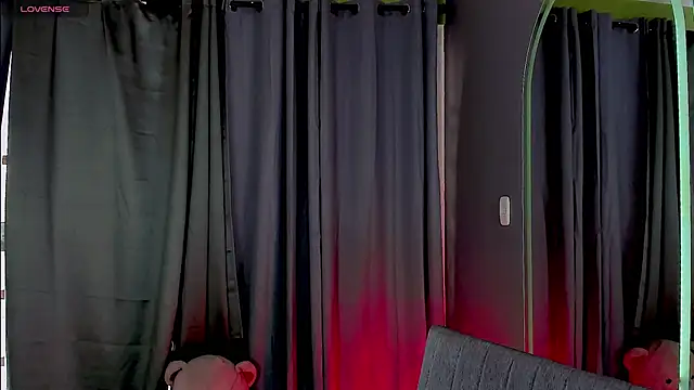 gatitavenecis online show from February 2025 05:29:02 PM